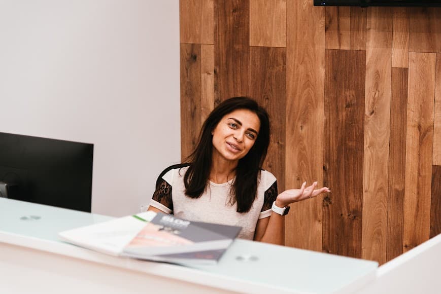 Doctor Ox VIP Dental Clinic  -  צוות ומרפאה