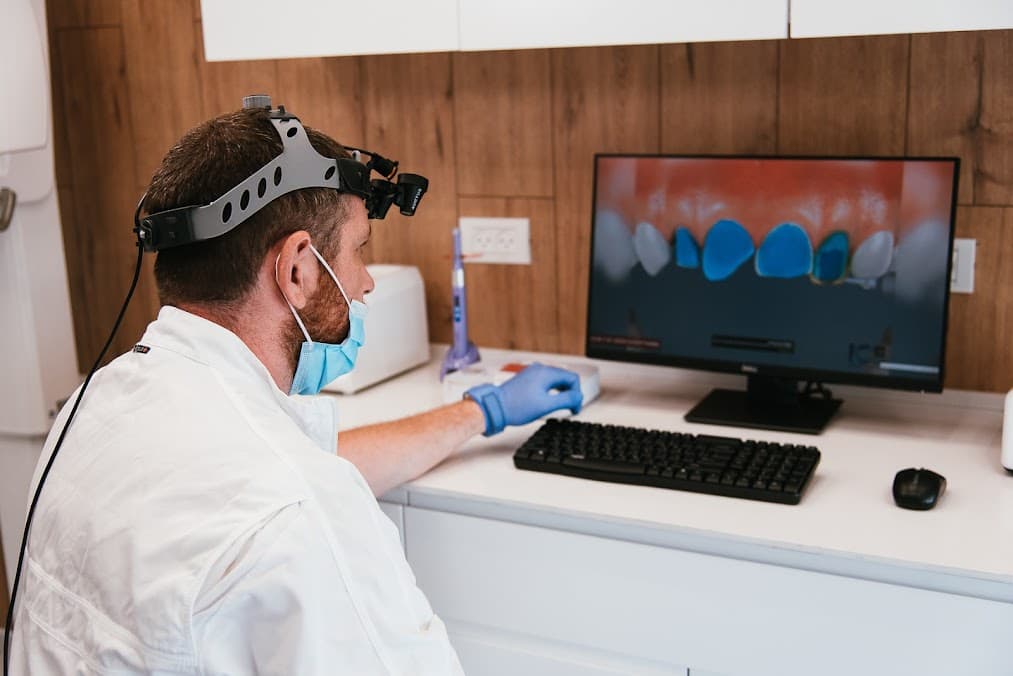ייעוץ דנטלי עם הדמיה  -  תמונת אווירה